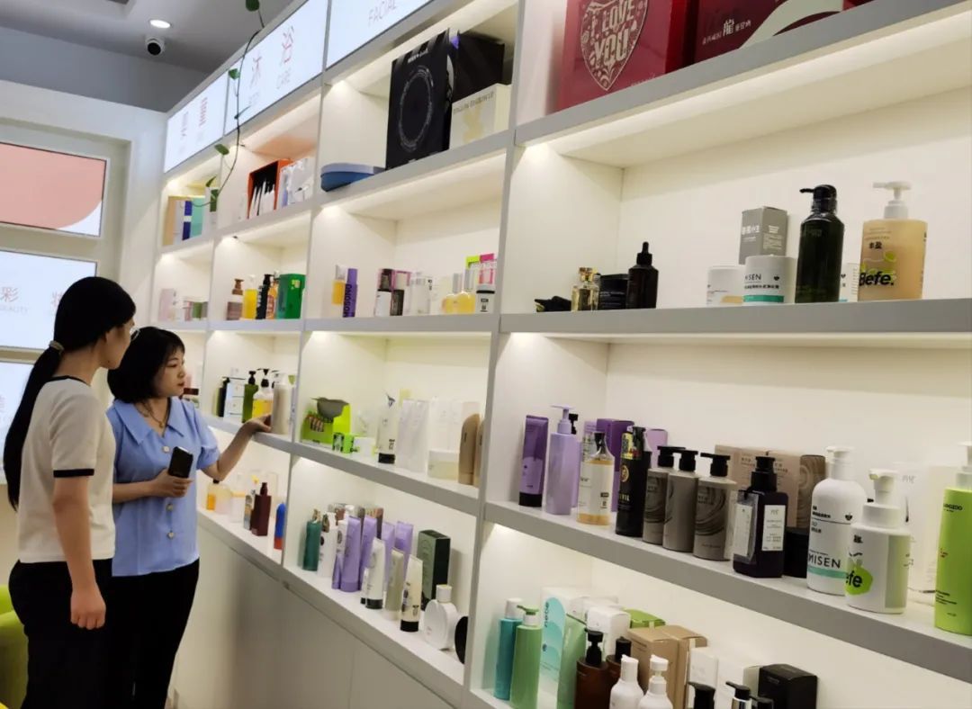 以及集团实体之间股息分派所产生的预扣税