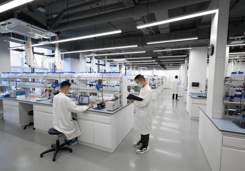 骗取5名同事、熟人共计10万元