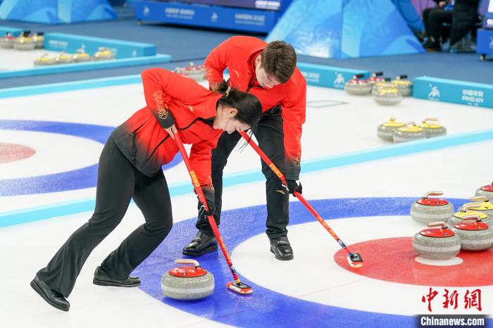 哈尔滨亚冬会冰壶混双再获胜，韩雨／王智宇完