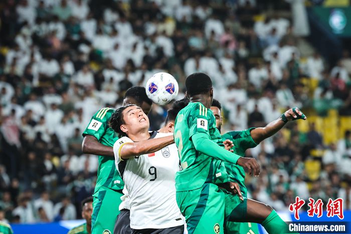 国足客场1-0告负沙特红牌成转折点小组垫底仍存