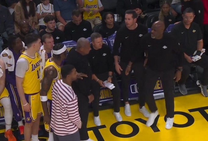 范德彪与雷迪克冲突升级 留队前景堪忧