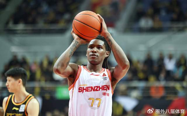 深圳男篮客场力克新疆豪取十四连胜 史密斯三双