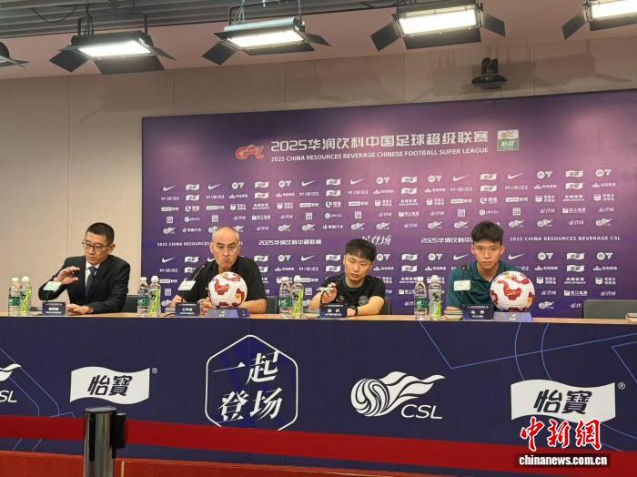 领头羊上海申花客战浙江绿城 中超冠军争夺进入